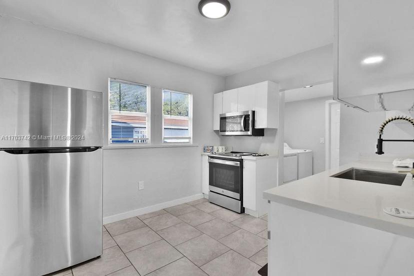 Picture of 585 NW 51St St, Miami FL 33127