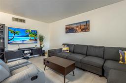Picture of 1425 Arthur St # 116B, Hollywood, FL 33020