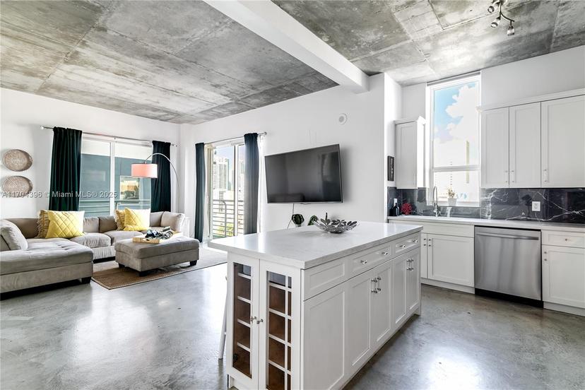 Picture of 234 NE 3Rd St # 1107, Miami FL 33132