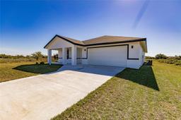 Picture of 215 Nautilus Ave, La Belle, FL 33935