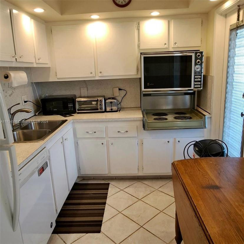 Picture of 1425 Atlantic Shores Blvd # 307, Hallandale Beach FL 33009