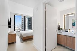Picture of 601 NE 1St Ave # 2415, Miami, FL 33132
