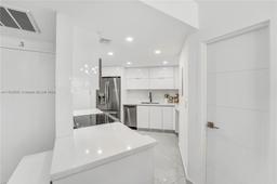 Picture of 999 Brickell Bay Dr # 711, Miami, FL 33131