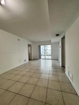 Picture of 2475 NW 16Th St Rd # 308, Miami, FL 33125