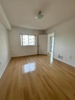 Picture of 2475 NW 16Th St Rd # 308, Miami, FL 33125