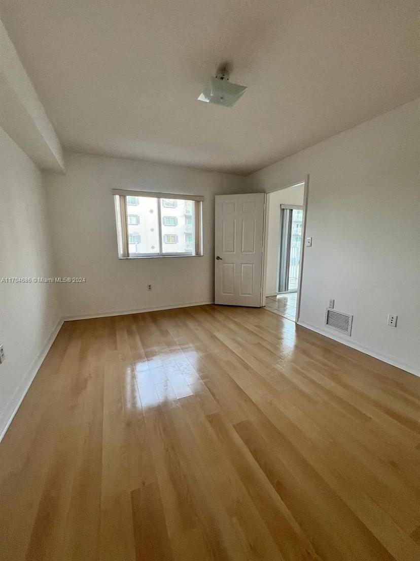 Picture of 2475 NW 16Th St Rd # 308, Miami FL 33125