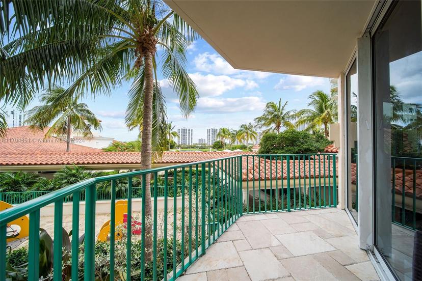Picture of 19900 E Country Club Dr # 610, Aventura FL 33180