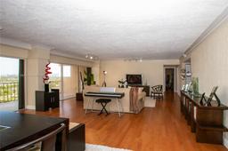 Picture of 1800 NE 114Th St # 1911, Miami, FL 33181