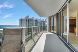 Picture of 20281 E Country Club Dr # 2104, Aventura, FL 33180