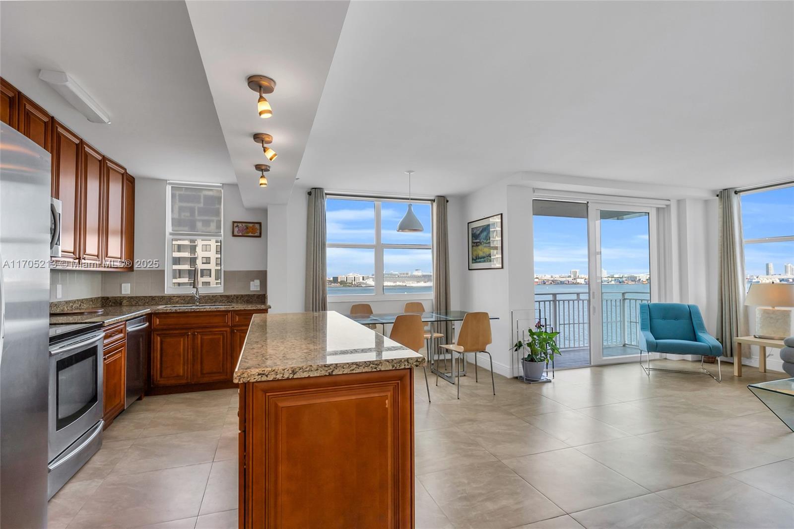 Picture of 770 Claughton Island Dr # 815, Miami, FL 33131