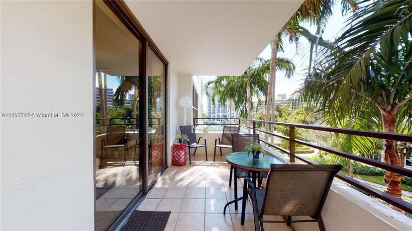 Picture of 2500 Parkview Dr # 417, Hallandale Beach FL 33009
