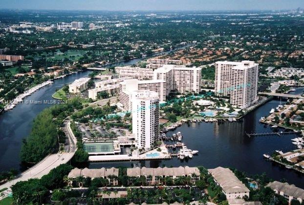 Picture of 2500 Parkview Dr # 417, Hallandale Beach FL 33009