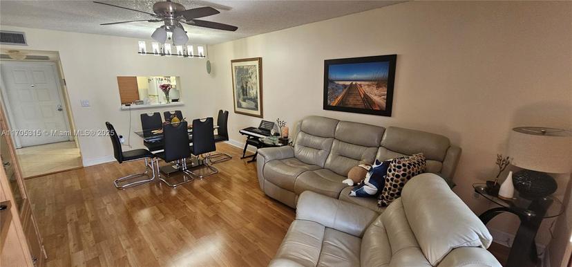 Picture of 1000 Colony Point Cir # 417, Pembroke Pines FL 33026