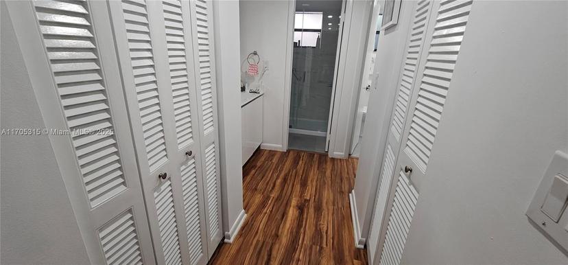 Picture of 1000 Colony Point Cir # 417, Pembroke Pines FL 33026