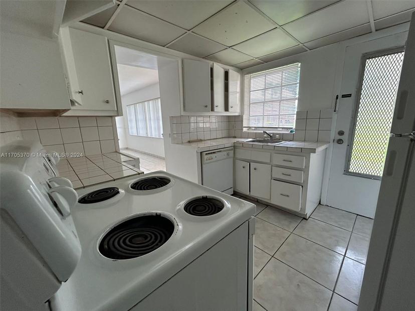 Picture of 11855 NE 19Th Dr # 8, North Miami FL 33181