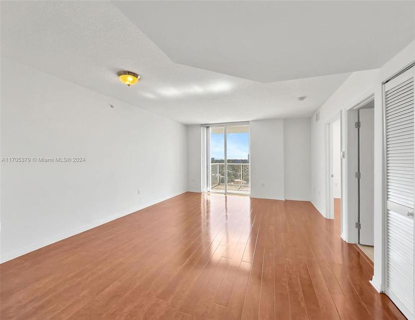 Picture of 900 SW 8Th St # 1510, Miami FL 33130