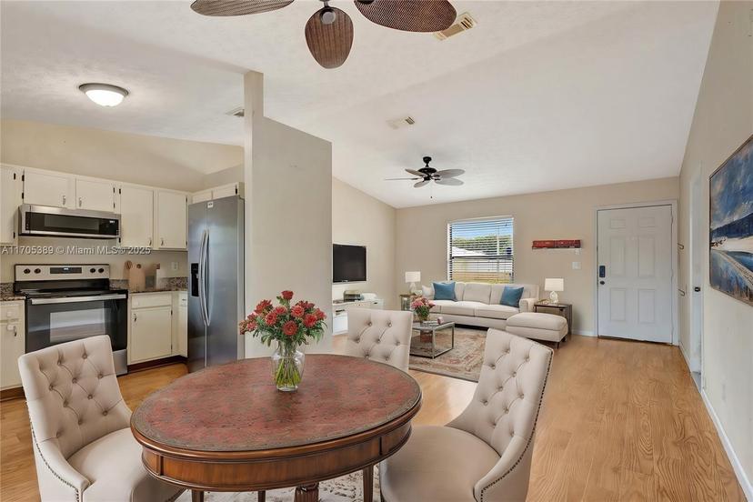 Picture of 205 SW Christmas Ter, Port St. Lucie FL 34984