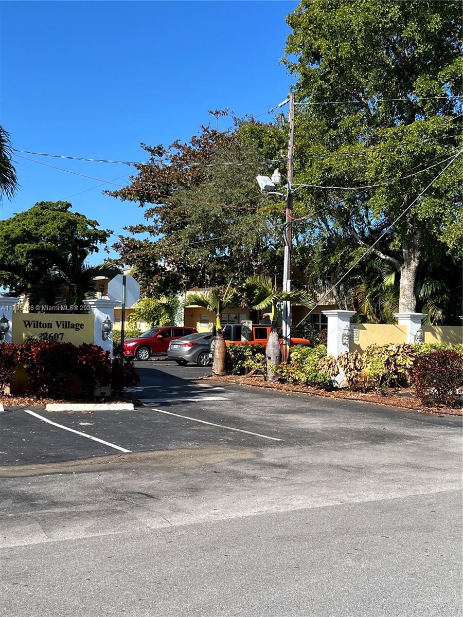 Picture of 2607 NE 8Th Ave # 22, Wilton Manors, FL 33334