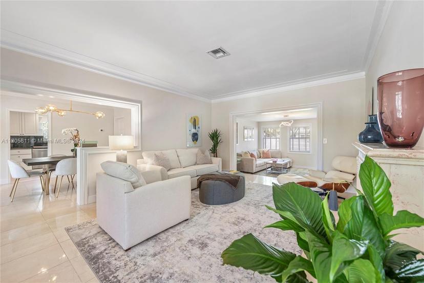 Picture of 5371 N Bay Rd, Miami Beach FL 33140