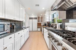 Picture of 5371 N Bay Rd, Miami Beach, FL 33140