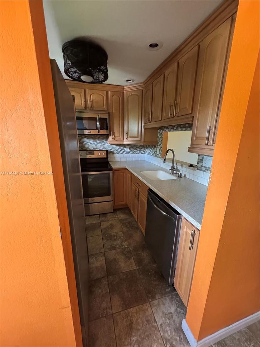Picture of 3430 NW 52Nd Ave # 304, Lauderdale Lakes, FL 33319