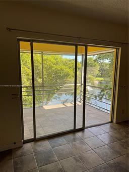 Picture of 3430 NW 52Nd Ave # 304, Lauderdale Lakes, FL 33319