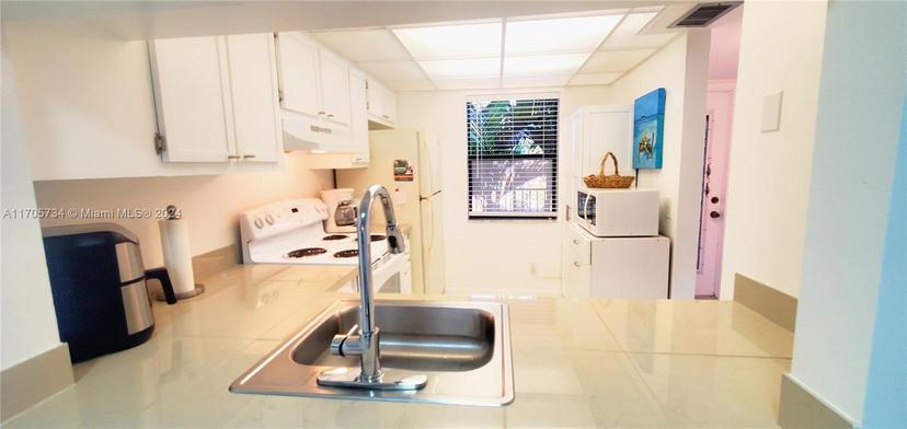 Picture of 10304 Sunrise Lakes Blvd # 211, Sunrise FL 33322