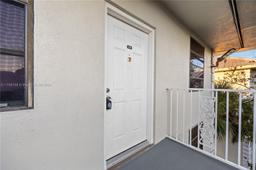 Picture of 1715 Whitehall Dr # 406, Davie, FL 33324