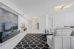 Picture of 999 Brickell Bay Dr # 705, Miami, FL 33131
