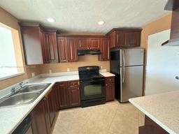 Picture of 4848 NW 24Th Ct # 322, Lauderdale Lakes, FL 33313