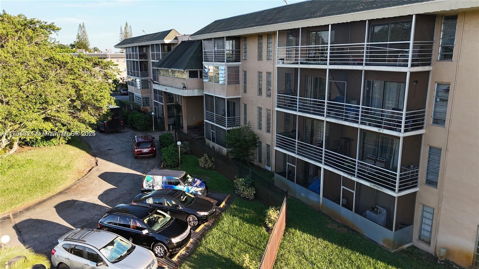 Picture of 4848 NW 24Th Ct # 322, Lauderdale Lakes, FL 33313