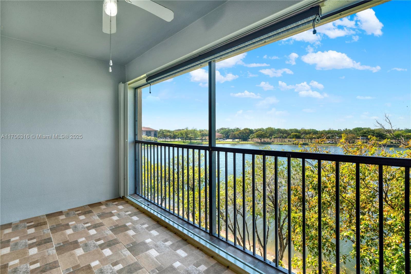 Picture of 13700 SW 14Th St # 410D, Pembroke Pines, FL 33027