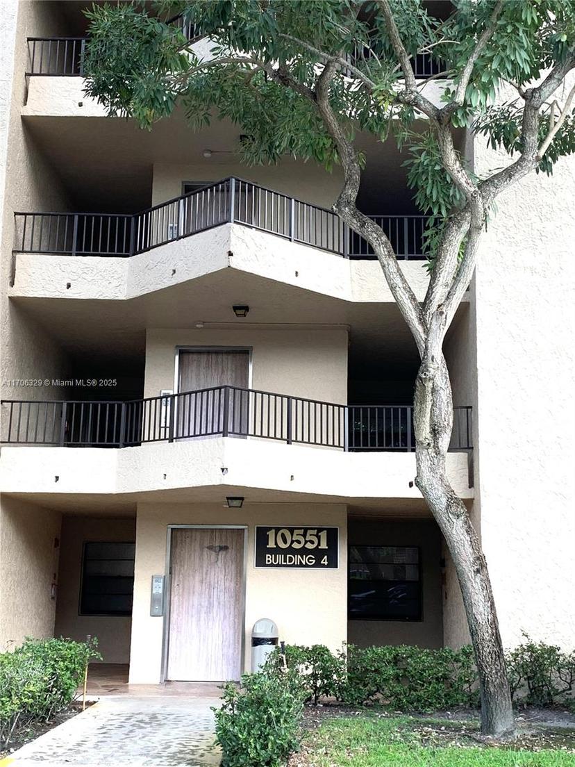 Picture of 10551 W Broward Blvd # 307, Plantation FL 33324