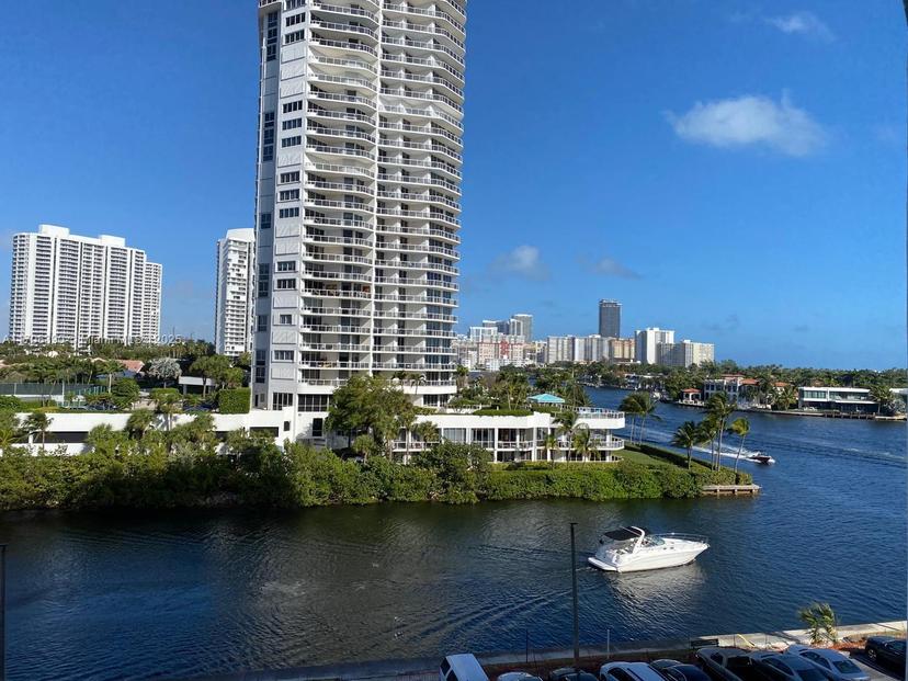 Picture of 20515 E Country Club Dr # 649, Aventura FL 33180
