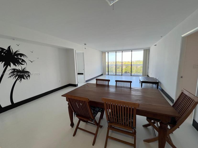 Picture of 20515 E Country Club Dr # 649, Aventura FL 33180