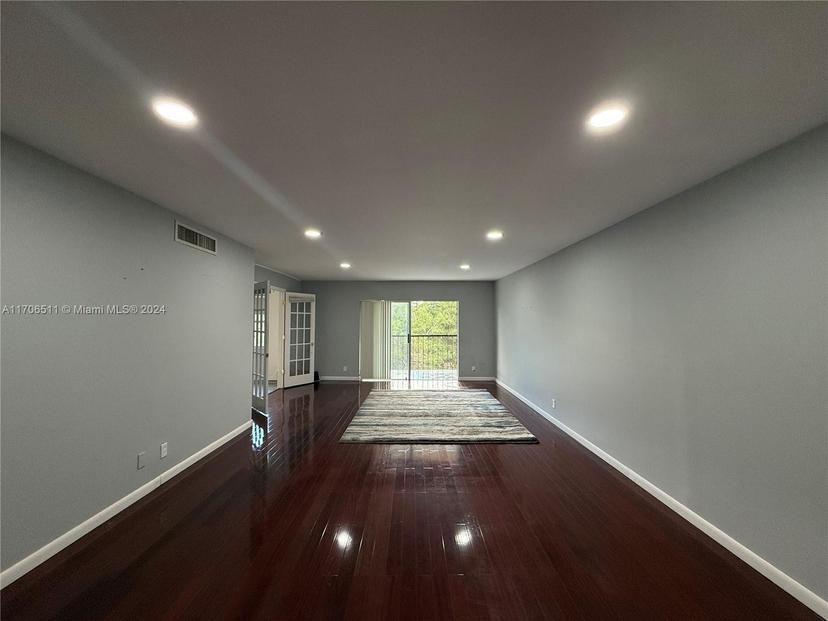 Picture of 6100 S Falls Cir Dr # 411, Lauderhill FL 33319