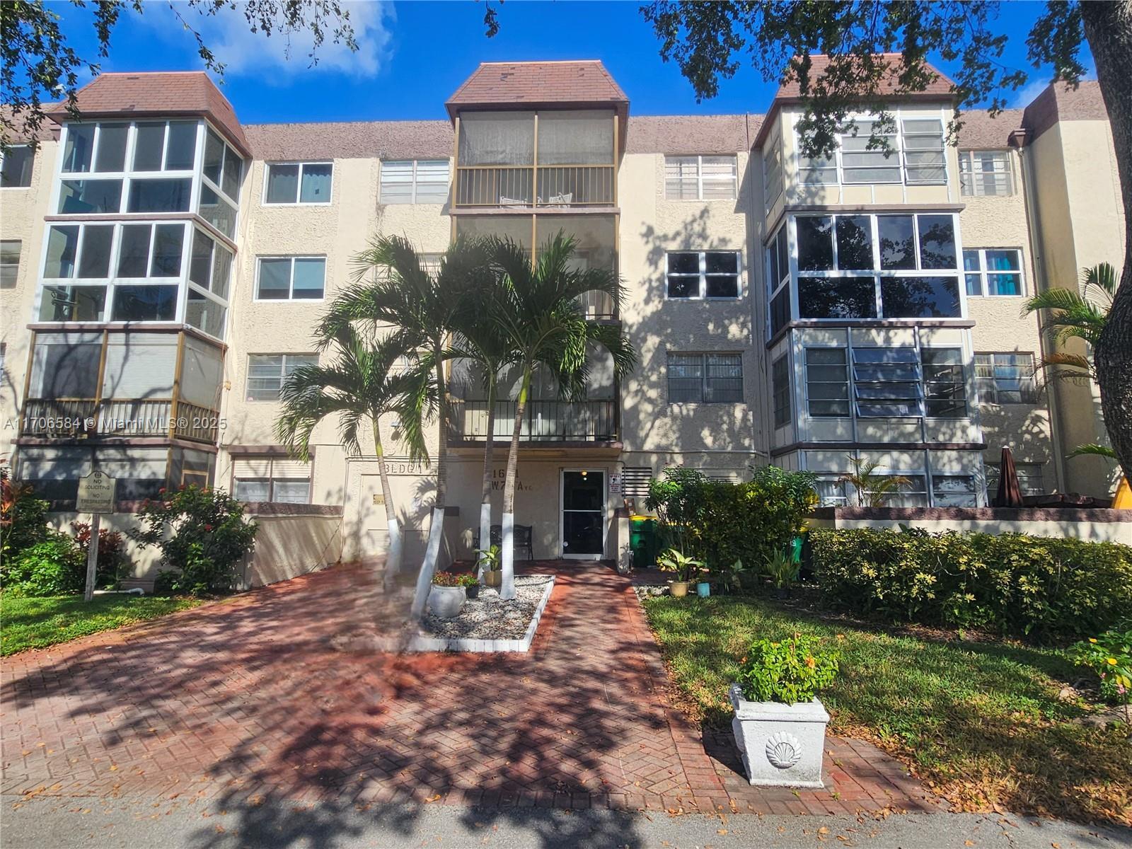 Picture of 1681 NW 70Th Ave # 303, Plantation, FL 33313