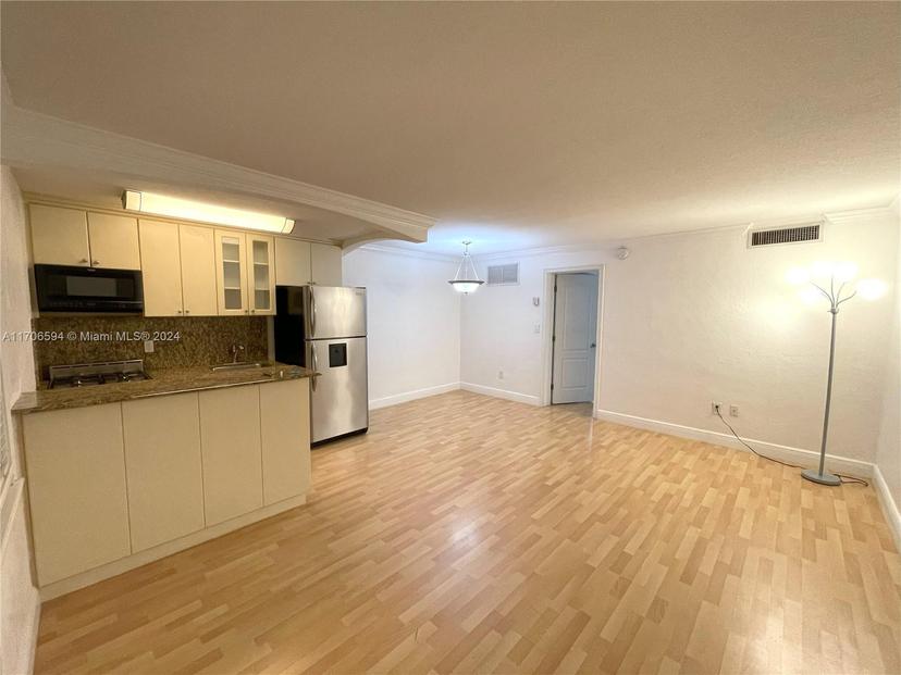 Picture of 3245 Virginia St # 39, Miami FL 33133