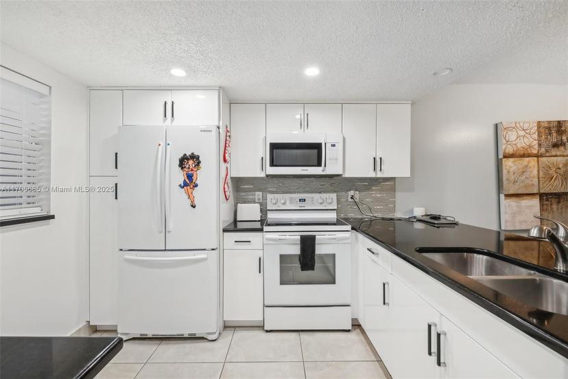 Picture of 3170 Holiday Springs Blvd # 108, Margate FL 33063