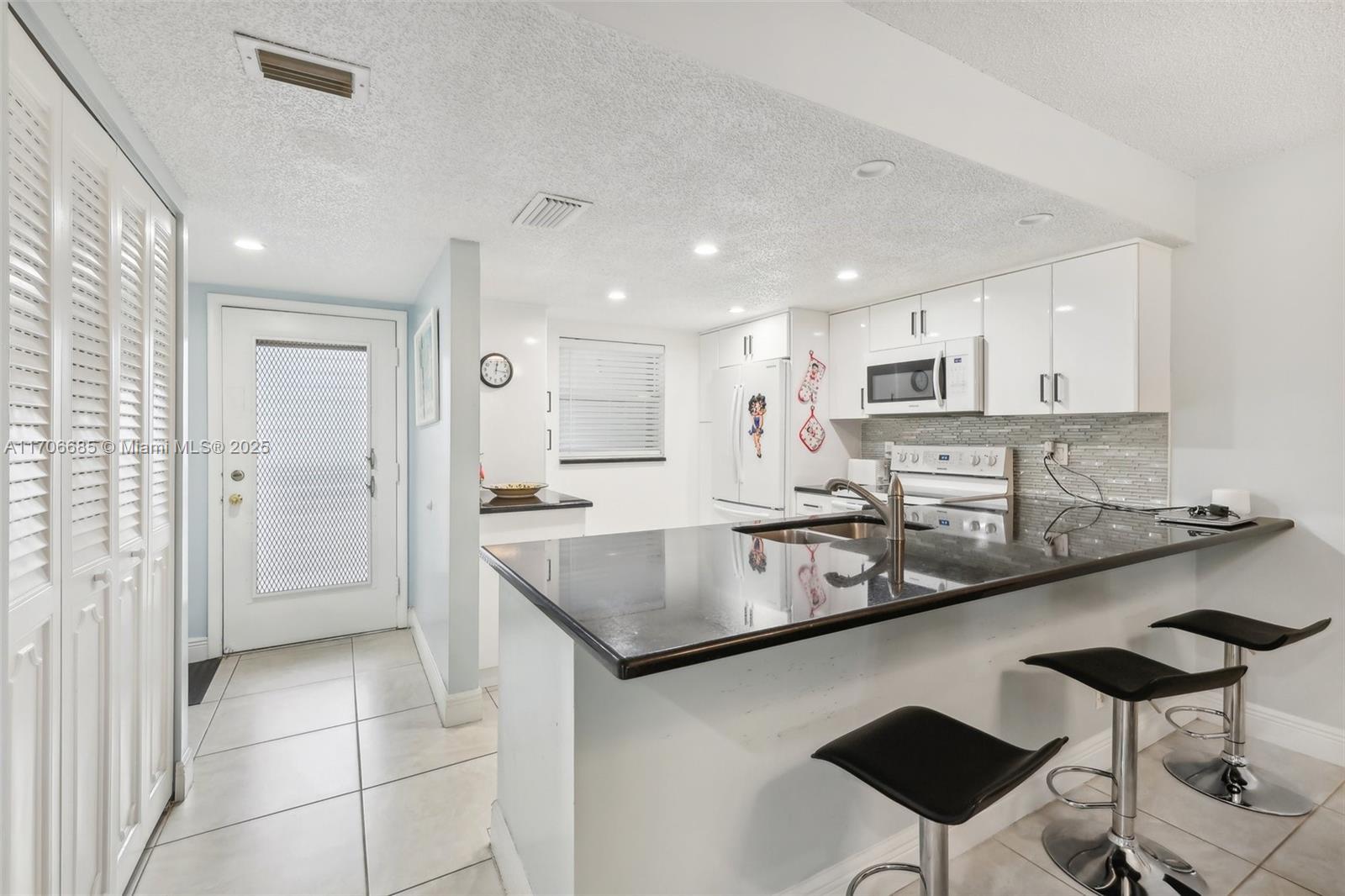 Picture of 3170 Holiday Springs Blvd # 108, Margate, FL 33063