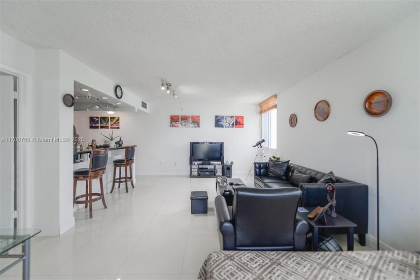 Picture of 800 N Miami Ave # 809, Miami FL 33136