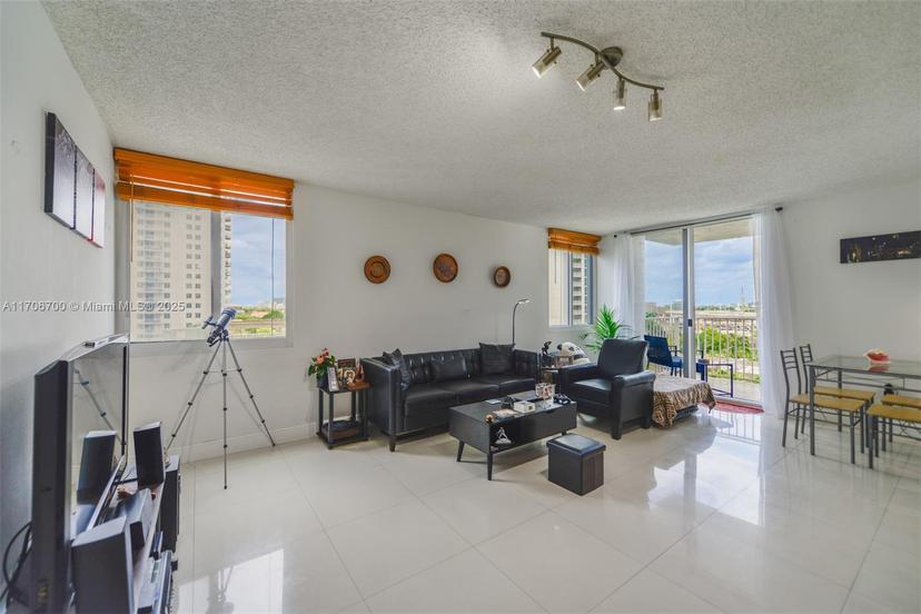 Picture of 800 N Miami Ave # 809, Miami FL 33136