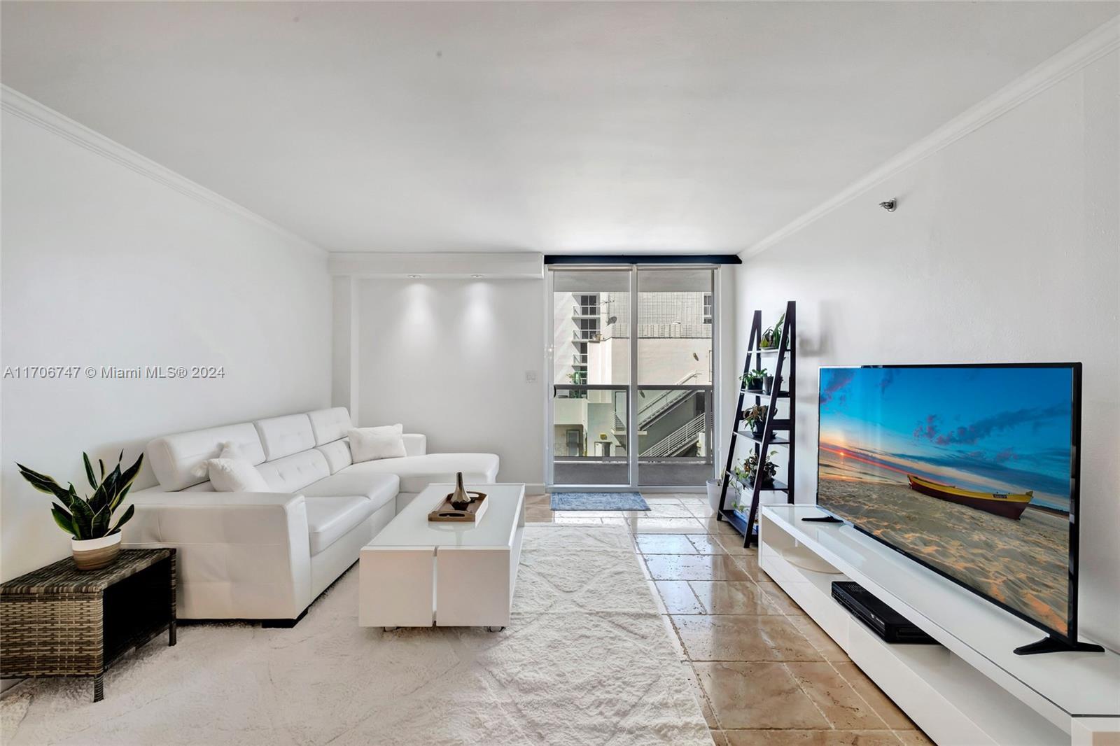 Picture of 2401 Collins Ave # 1411, Miami Beach, FL 33140