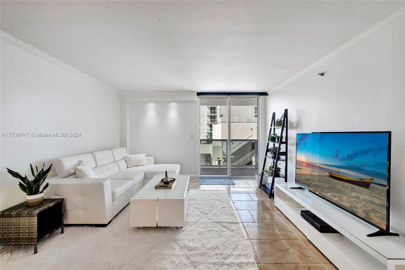 Picture of 2401 Collins Ave # 1411, Miami Beach FL 33140