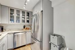 Picture of 2401 Collins Ave # 1411, Miami Beach, FL 33140
