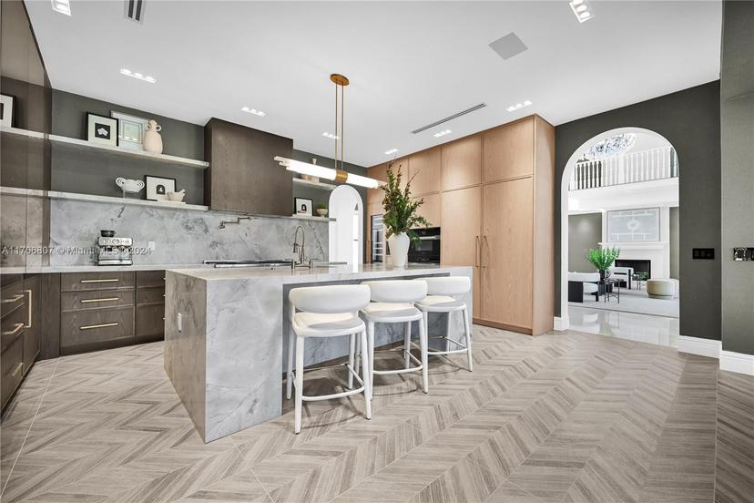 Picture of 2905 Paddock Rd, Weston FL 33331