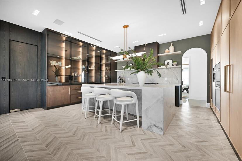Picture of 2905 Paddock Rd, Weston FL 33331