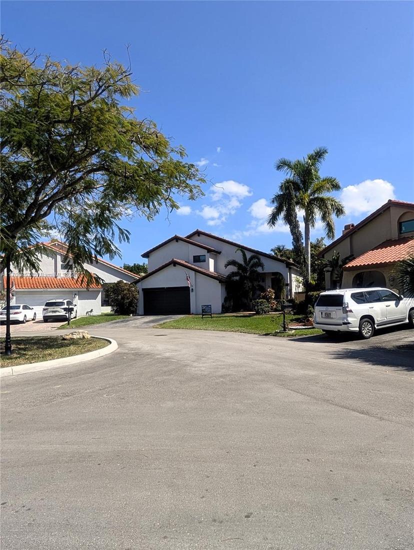 Picture of 17715 NW 62Nd Pl N, Hialeah FL 33015