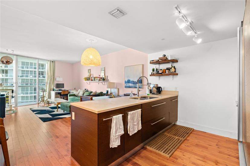 Picture of 475 Brickell Ave # 2711, Miami FL 33131