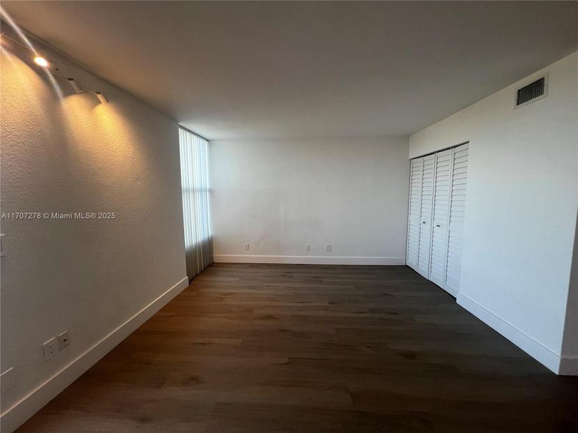 Picture of 2020 NE 135Th St # 811, North Miami FL 33181